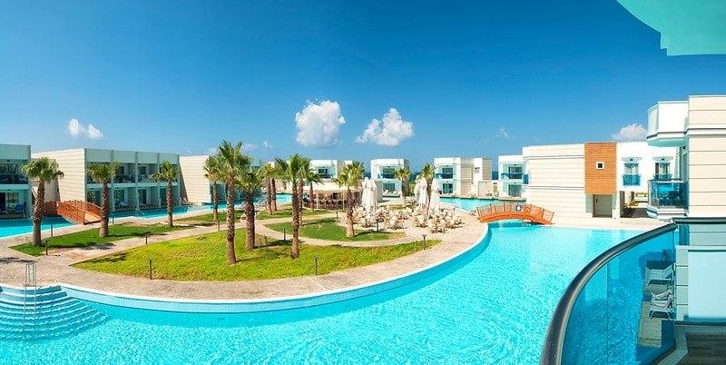 Aquasis De Luxe Resort&spa